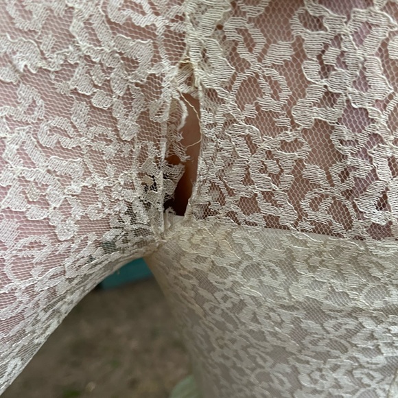 Vintage lace 1960’s long sleeve lace wedding dress - Picture 11 of 13